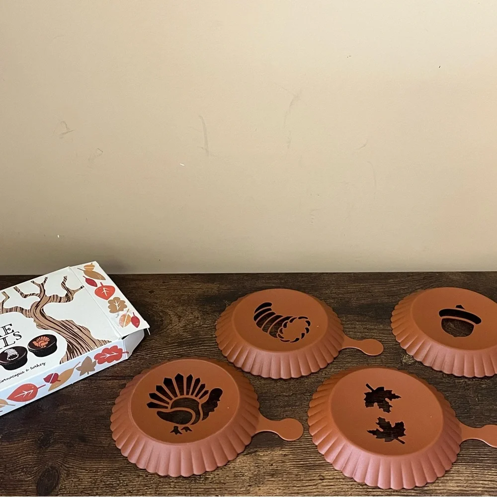 Williams Sonoma 4 Autumn Cupcake Stencils Turkey Acorn Leaves